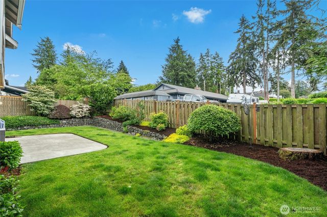 803 S 232nd Street, Des Moines, WA 98198