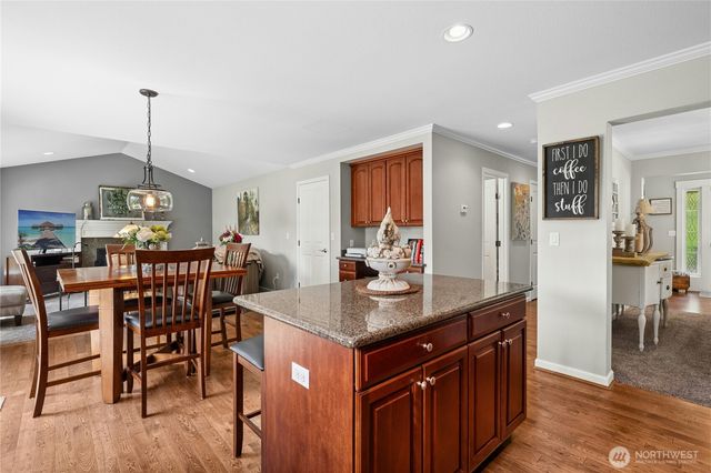 803 S 232nd Street, Des Moines, WA 98198