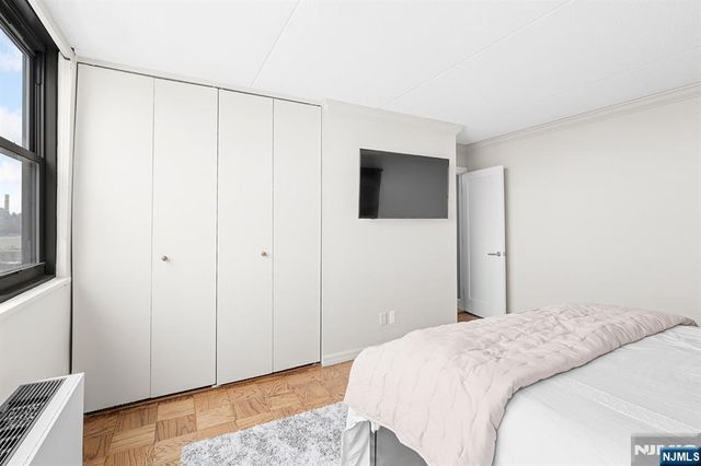 250 Gorge Road 8J, Cliffside Park, NJ 07010