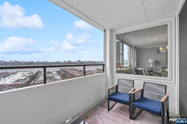 250 Gorge Road 8J, Cliffside Park, NJ 07010