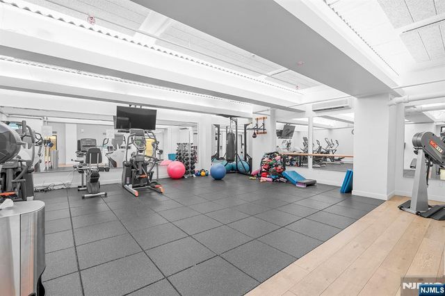 250 Gorge Road 8J, Cliffside Park, NJ 07010