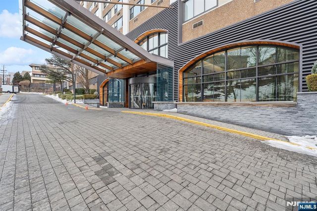 250 Gorge Road 8J, Cliffside Park, NJ 07010