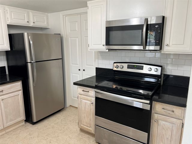 12828 Woodbend Court, Dallas, TX 75243