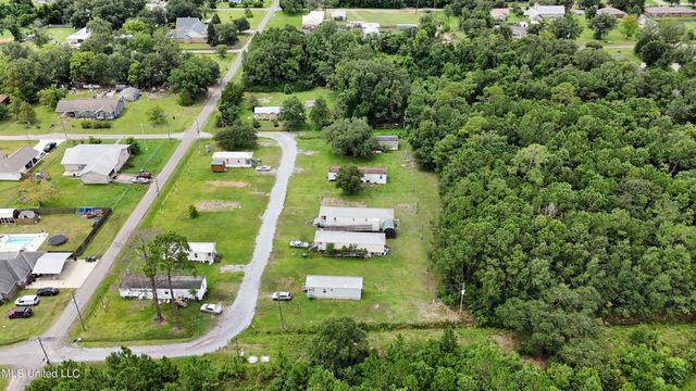 2319 Henderson Street, Waveland, MS 39576