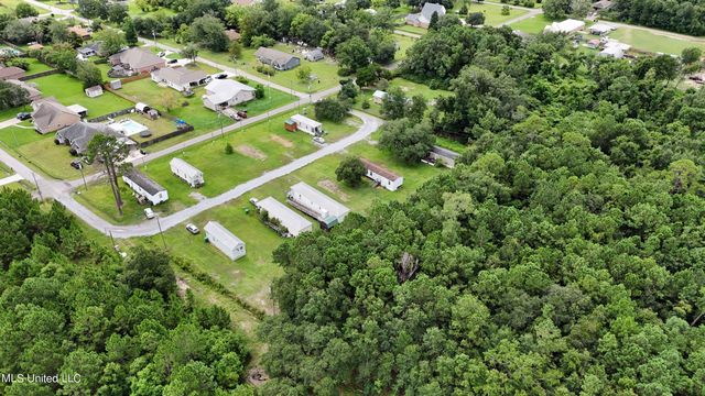 2319 Henderson Street, Waveland, MS 39576