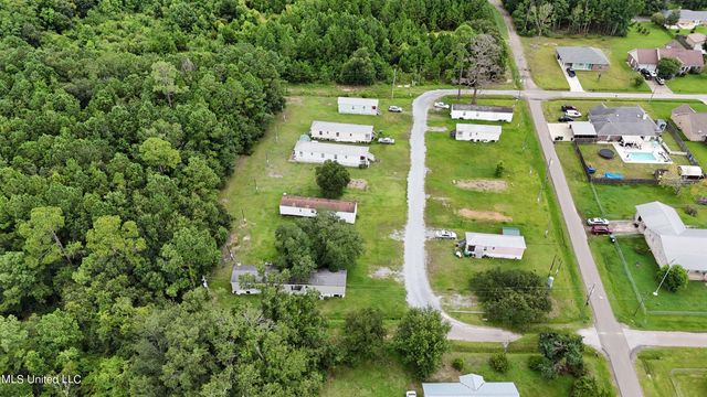 2319 Henderson Street, Waveland, MS 39576