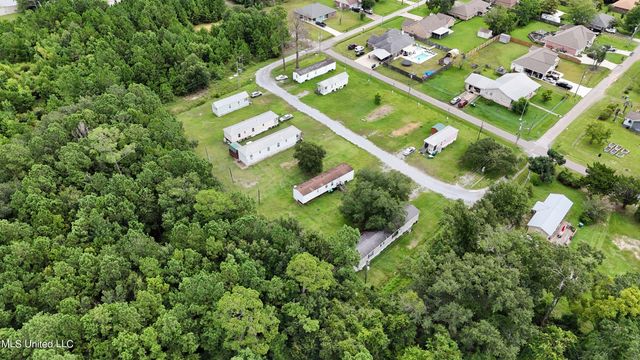 2319 Henderson Street, Waveland, MS 39576