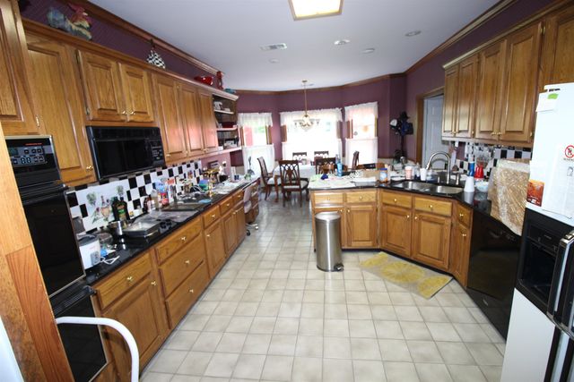7584 FOSTER RIDGE RD, Germantown, TN 38138