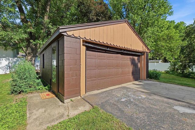 3 E Whitechapel Street, Mazomanie, WI 53560