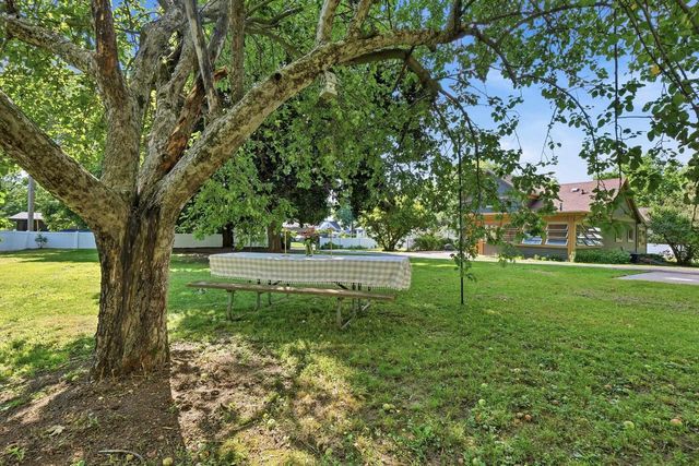 3 E Whitechapel Street, Mazomanie, WI 53560