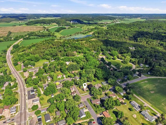 3 E Whitechapel Street, Mazomanie, WI 53560