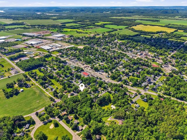 3 E Whitechapel Street, Mazomanie, WI 53560