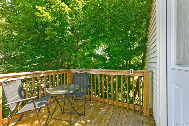 29 Torrey Pine Lane, Medford, NY 11763