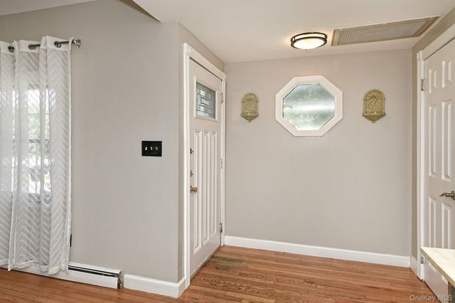 29 Torrey Pine Lane, Medford, NY 11763