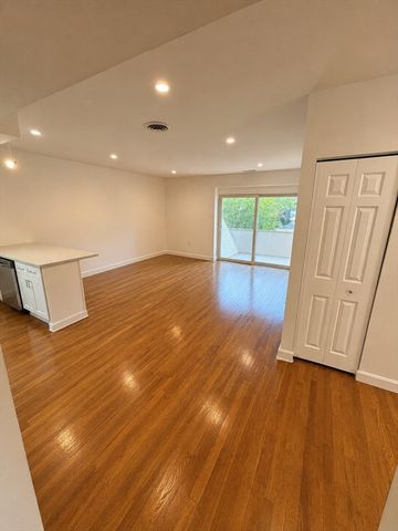 20 Stearns Rd. 30, Brookline, MA 02446
