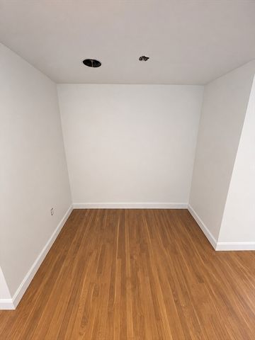 20 Stearns Rd. 30, Brookline, MA 02446