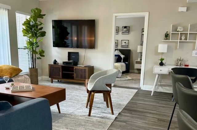 2345 Sage Road 143, Houston, TX 77056