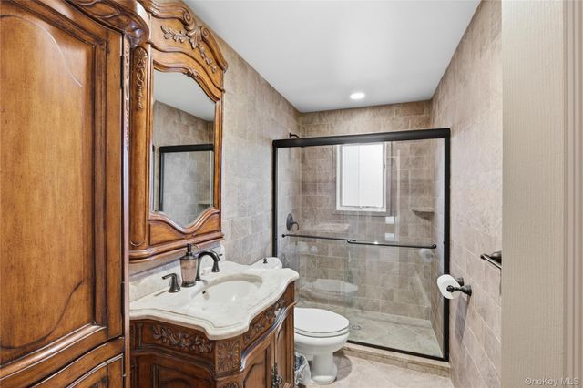 12 E Dosoris Lane, Dix Hills, NY 11746