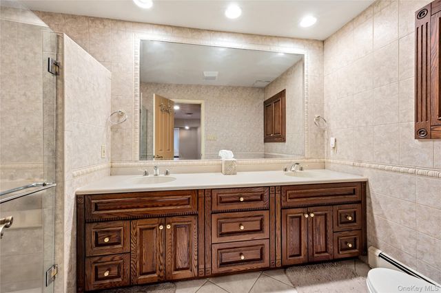 12 E Dosoris Lane, Dix Hills, NY 11746