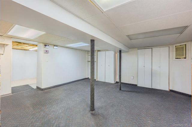 12 E Dosoris Lane, Dix Hills, NY 11746