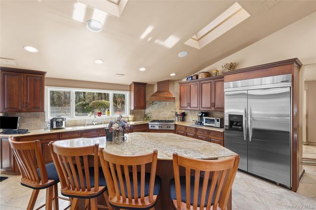 12 E Dosoris Lane, Dix Hills, NY 11746