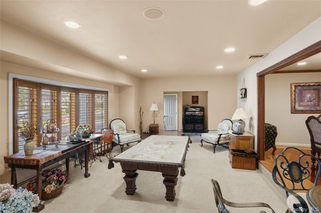 12 E Dosoris Lane, Dix Hills, NY 11746