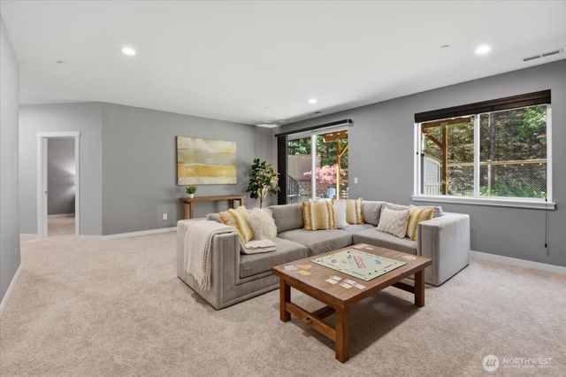 9125 Satterlee Avenue SE, Snoqualmie, WA 98065