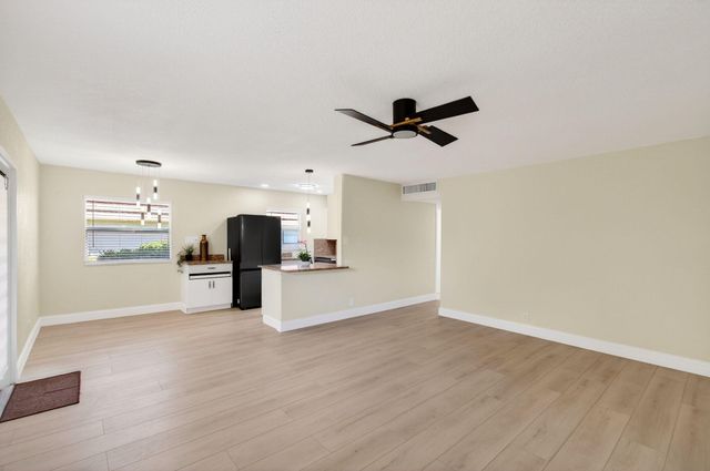 225 Seville Boulevard J, Delray Beach, FL 33446