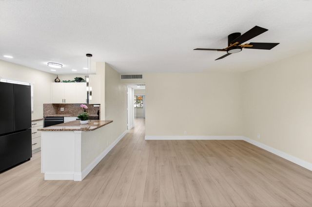 225 Seville Boulevard J, Delray Beach, FL 33446