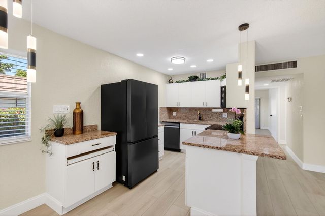 225 Seville Boulevard J, Delray Beach, FL 33446