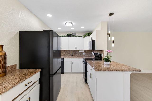 225 Seville Boulevard J, Delray Beach, FL 33446