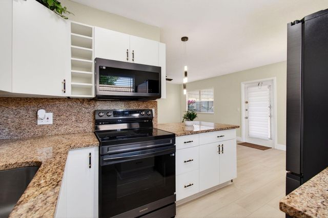 225 Seville Boulevard J, Delray Beach, FL 33446