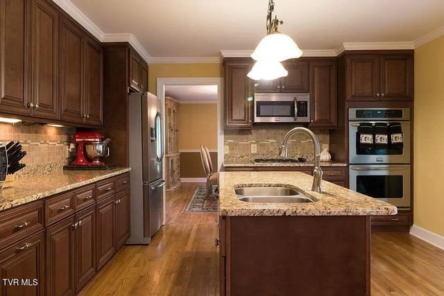 232 Roscommon Drive, Bristol, TN 37620