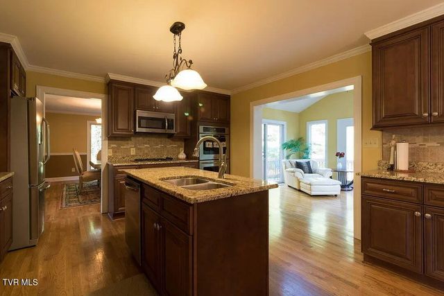 232 Roscommon Drive, Bristol, TN 37620