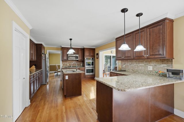232 Roscommon Drive, Bristol, TN 37620