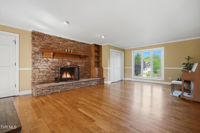 232 Roscommon Drive, Bristol, TN 37620