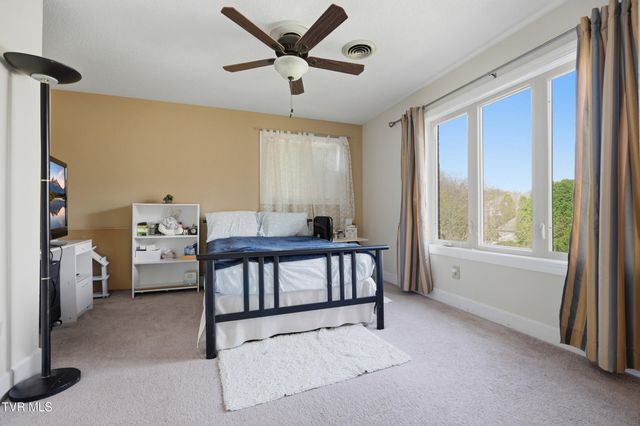 232 Roscommon Drive, Bristol, TN 37620