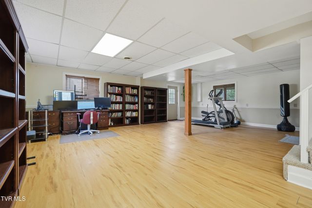 232 Roscommon Drive, Bristol, TN 37620