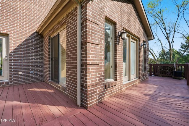 232 Roscommon Drive, Bristol, TN 37620