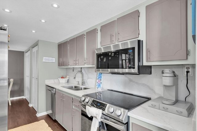 660 ISLAND WAY 506, Clearwater Beach, FL 33767