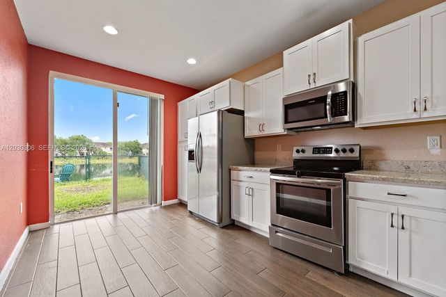 2390 SE 15th St, Homestead, FL 33035