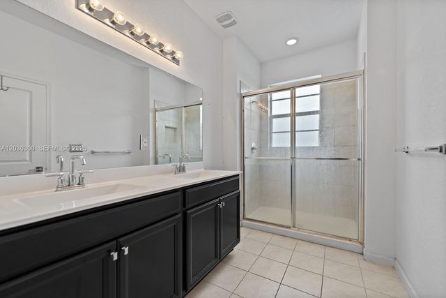 2390 SE 15th St, Homestead, FL 33035
