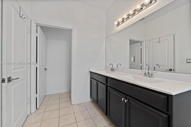 2390 SE 15th St, Homestead, FL 33035