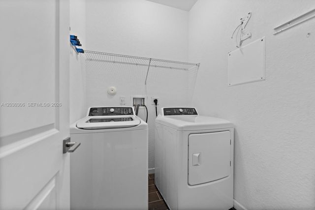 2390 SE 15th St, Homestead, FL 33035