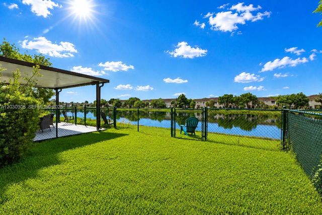2390 SE 15th St, Homestead, FL 33035