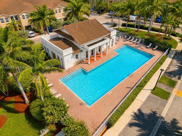 2390 SE 15th St, Homestead, FL 33035