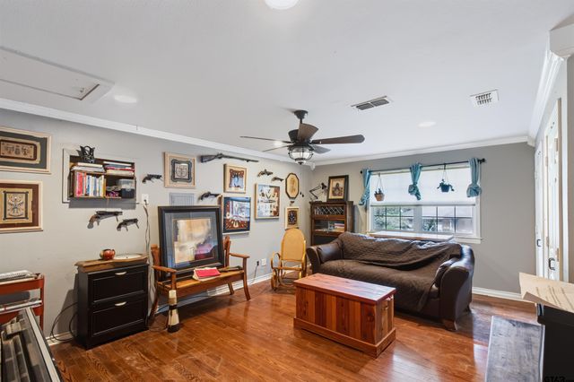 1414 W Hideaway Ln, Hideaway, TX 75771