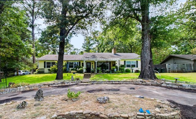1414 W Hideaway Ln, Hideaway, TX 75771