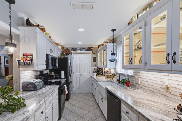 1414 W Hideaway Ln, Hideaway, TX 75771