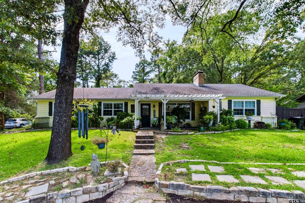1414 W Hideaway Ln, Hideaway, TX 75771